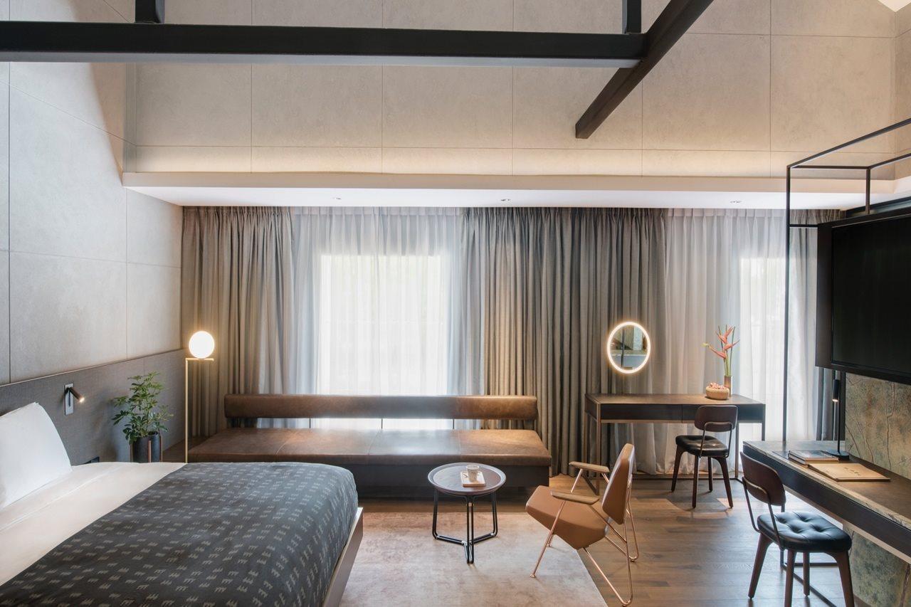 Khách sạn The Warehouse 4*