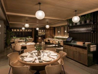 Khách sạn The Warehouse 4*